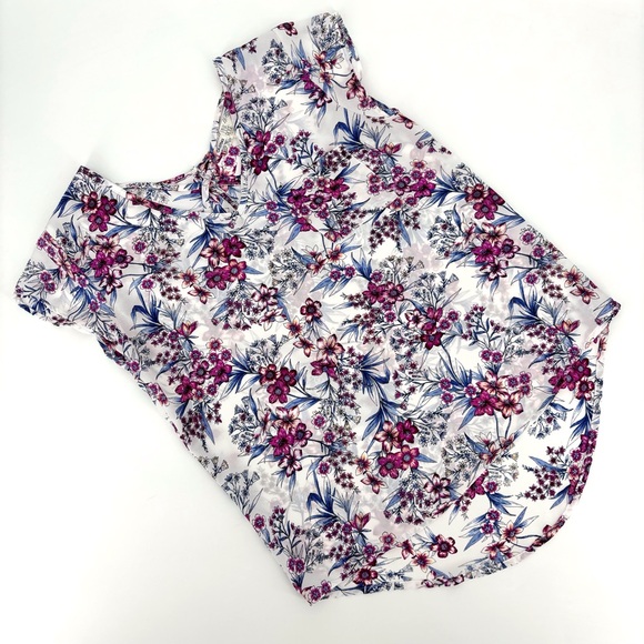 Pink Rose Vintage Blue & Pink Floral Criss Cross V-Neck Short Sleeve Top, Medium - Picture 11 of 16